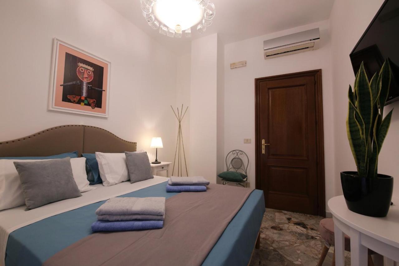 Cavour & Savoia Hotel Bari Exterior foto